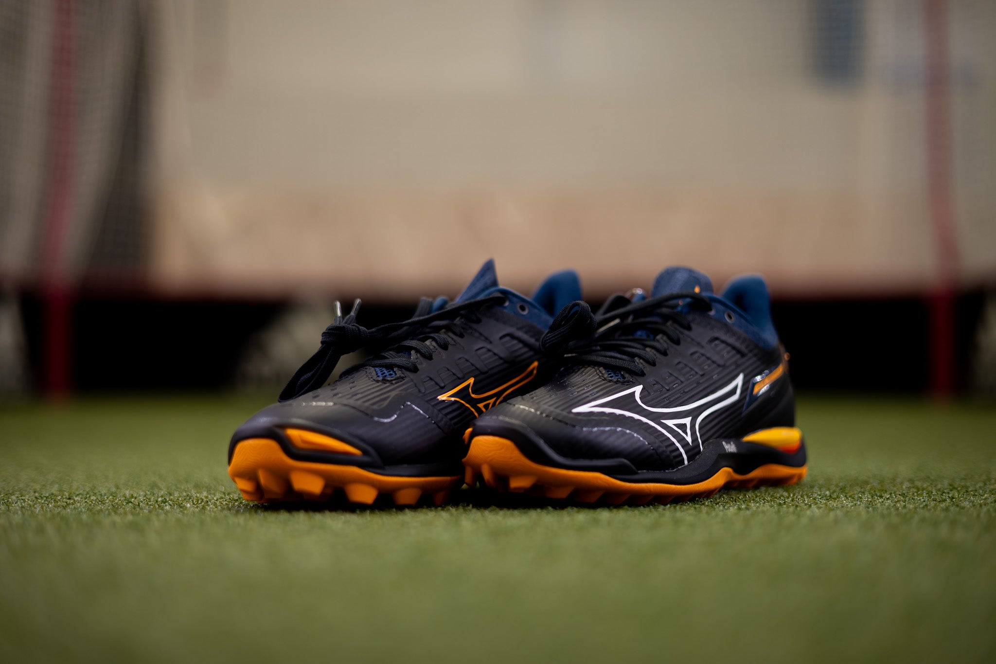 Mizuno Wave Leopardus Hockey Shoes Black | Free Delivery