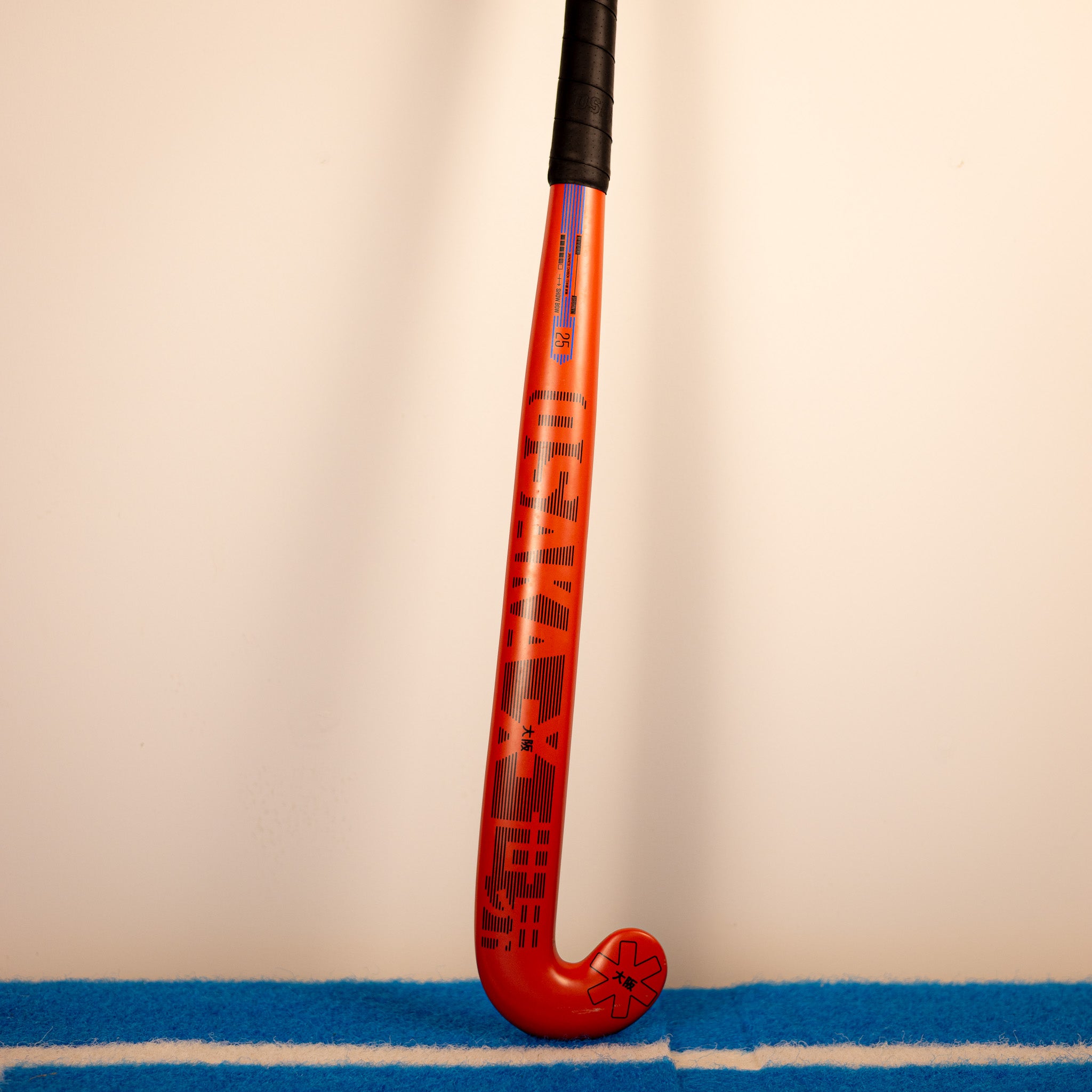 Osaka Vision 25 Show Bow Hockey Stick Red/Black EX DEMO