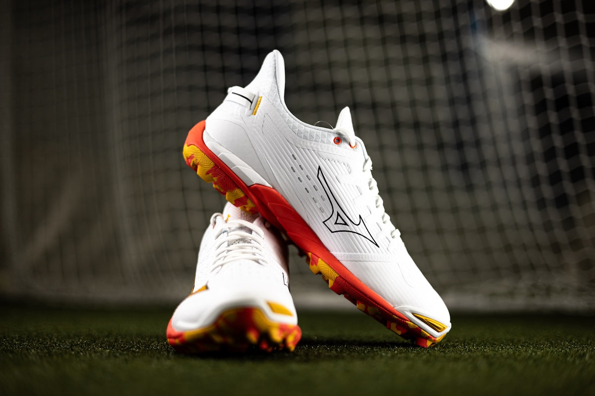 Mizuno Wave Leopardus Hockey Shoes White/Fiery Coral/Citrus 25/26 | ONE Sports Warehouse