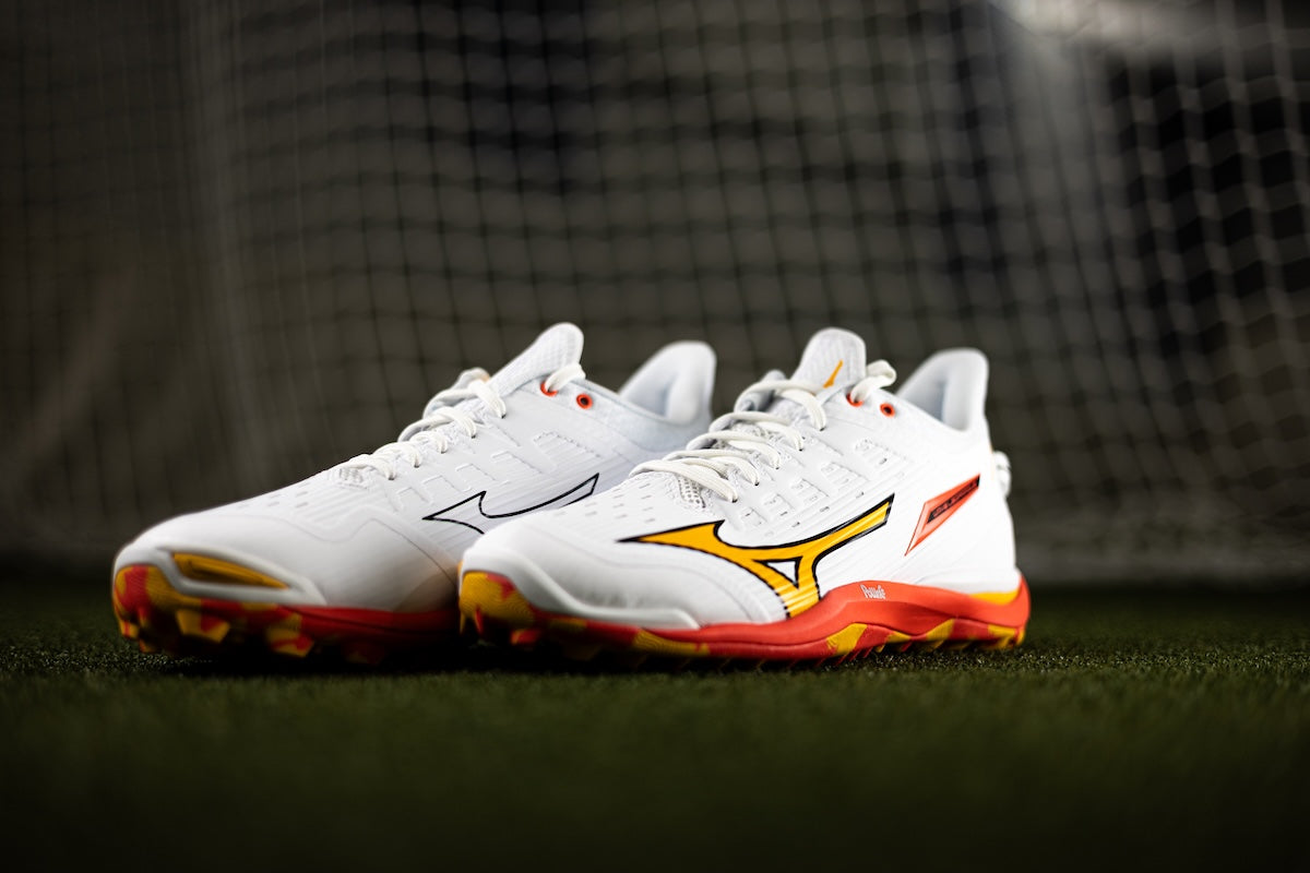 Mizuno Wave Leopardus Hockey Shoes White/Fiery Coral/Citrus 25/26 | ONE Sports Warehouse