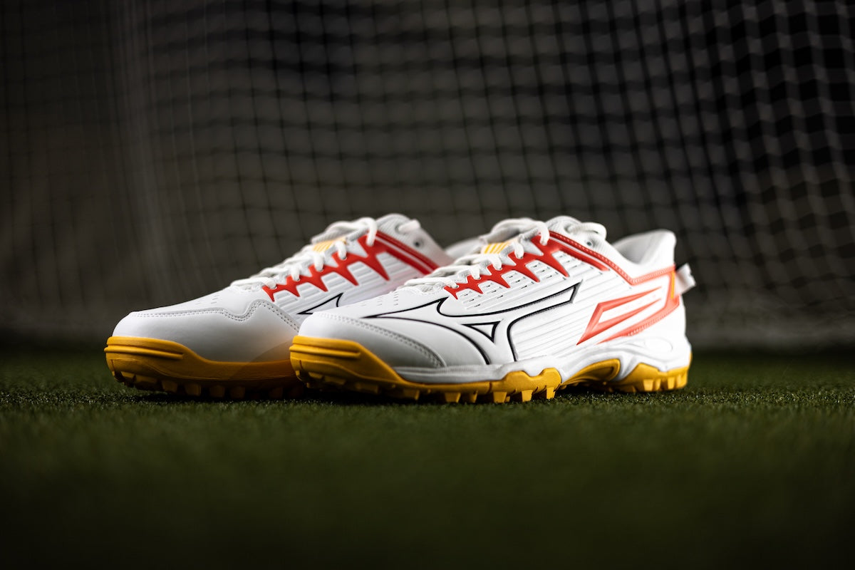 Mizuno Wave Lynx 2 Hockey Shoes White/Fiery Coral/Citrus 25/26 | ONE Sports Warehouse