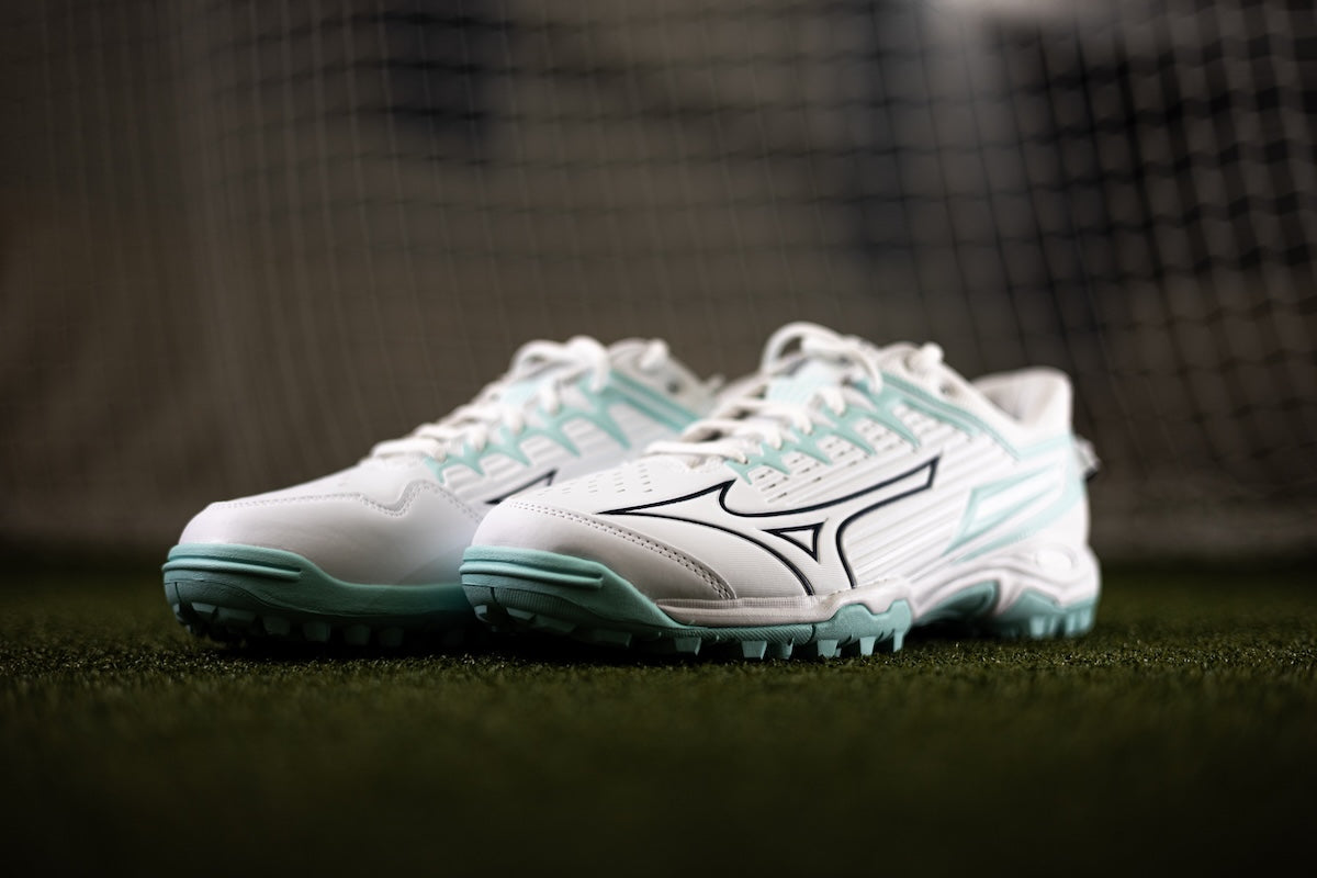 Mizuno Wave Lynx 2 Hockey Shoes White/Blue Tint 25/26 | ONE Sports Warehouse