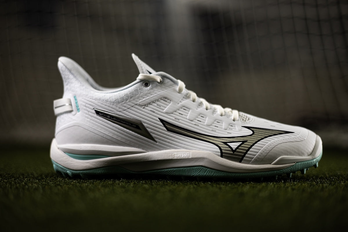 Mizuno Wave Leopardus Hockey Shoes White/Blue Tint 25/26 | ONE Sports Warehouse