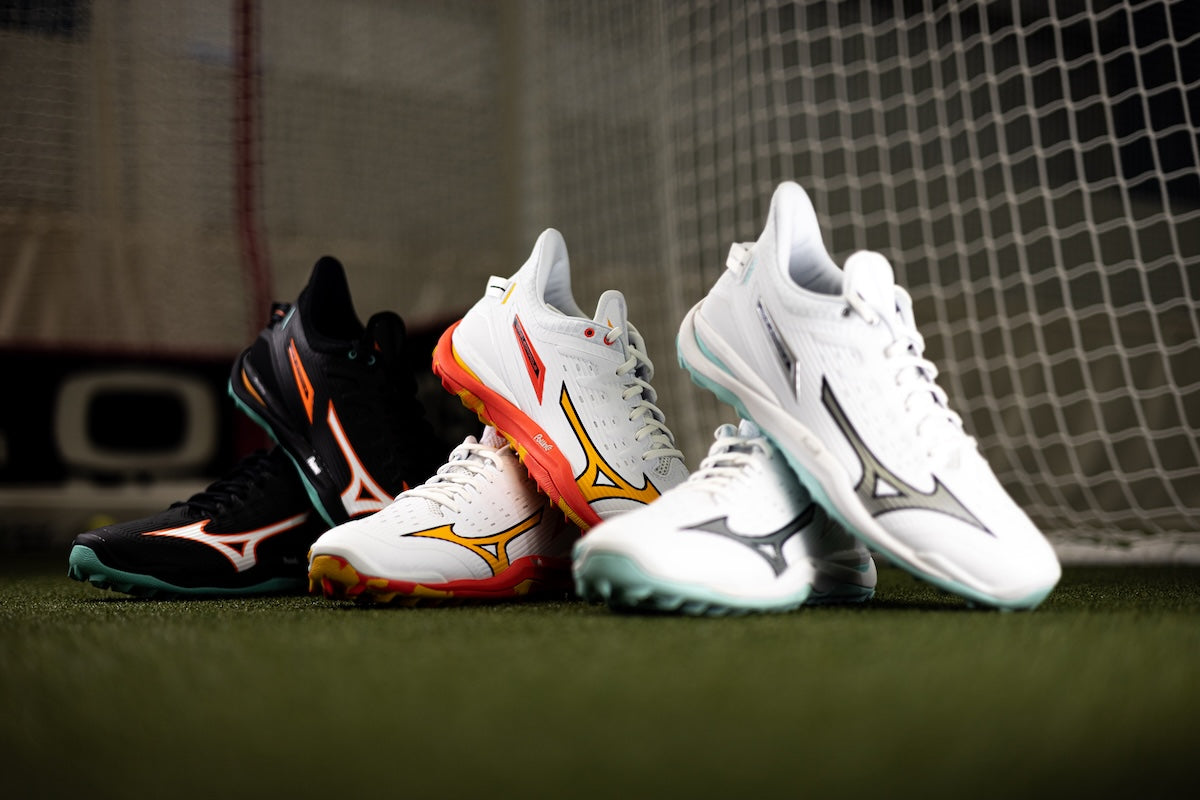 Mizuno Wave Leopardus Hockey Shoes White/Fiery Coral/Citrus 25/26 | ONE Sports Warehouse