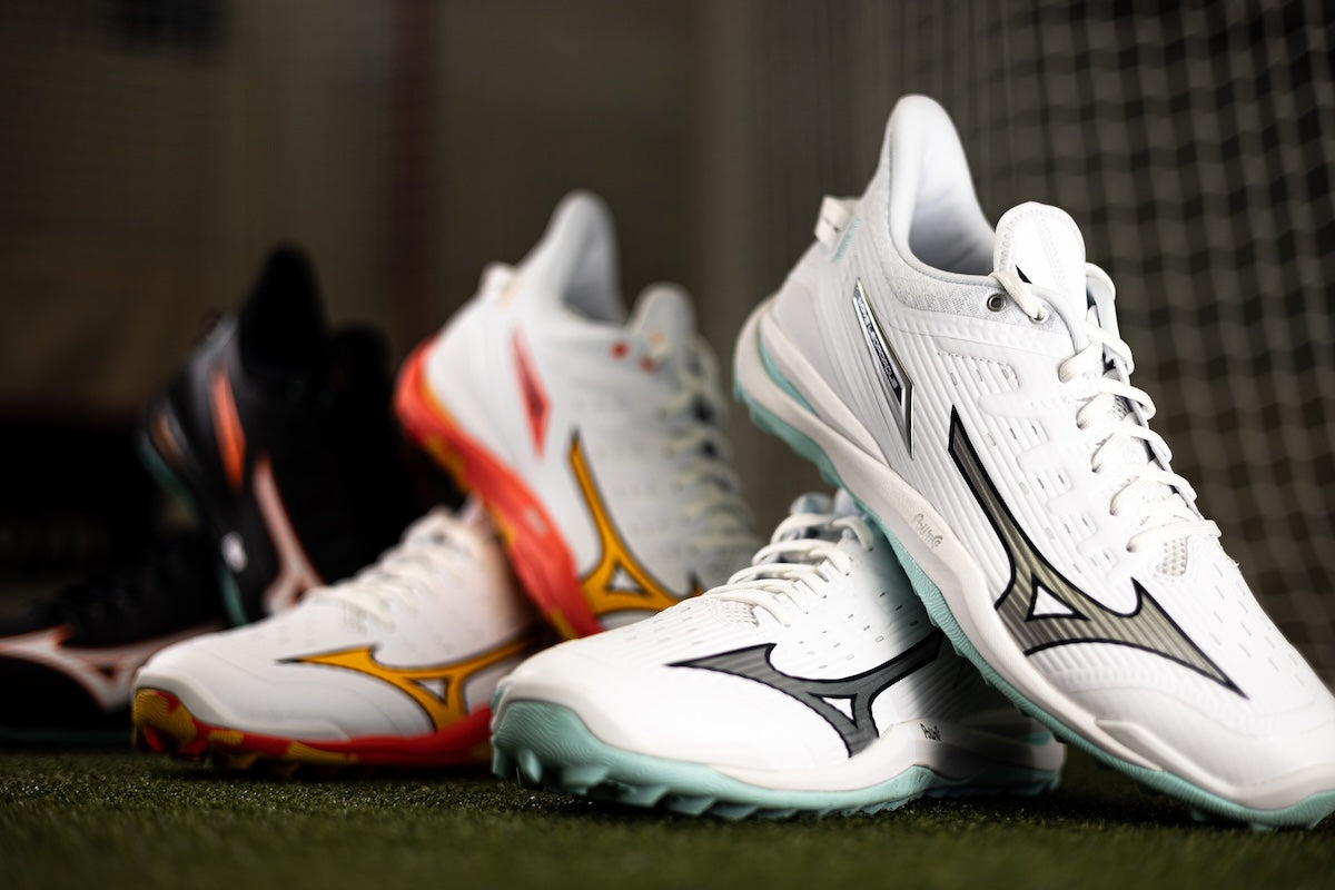 Mizuno Wave Leopardus Hockey Shoes White/Blue Tint 25/26 | ONE Sports Warehouse