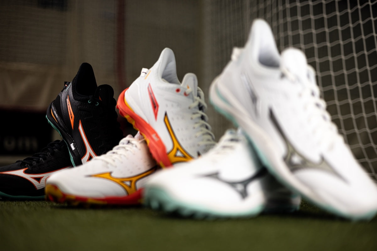 Mizuno Wave Leopardus Hockey Shoes Black/Tangelo/Ice Green 25/26 | ONE Sports Warehouse