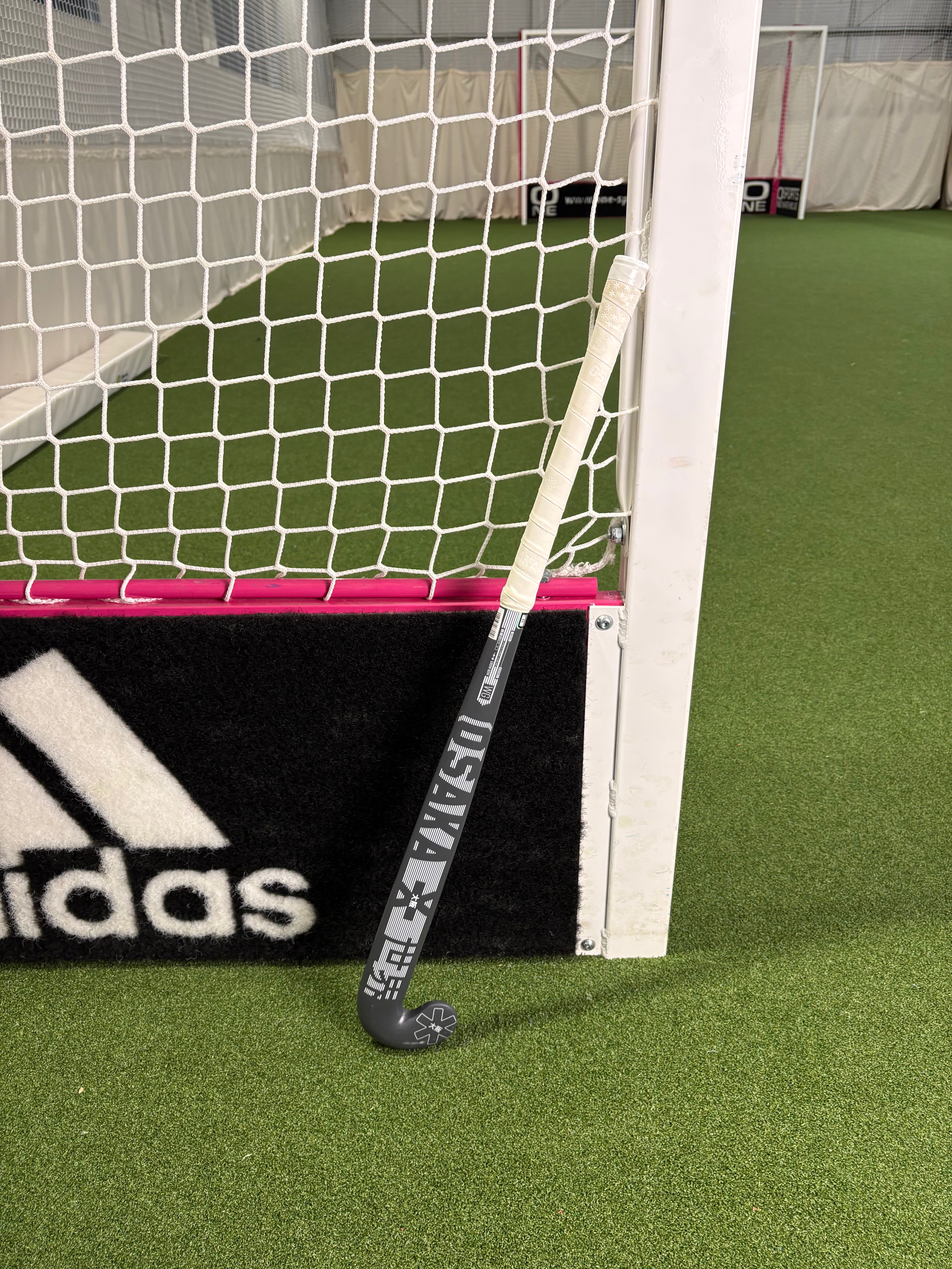 Osaka Vision WG Grow Bow Junior Hockey Stick Ex-Demo | ONE Sports Warehouse