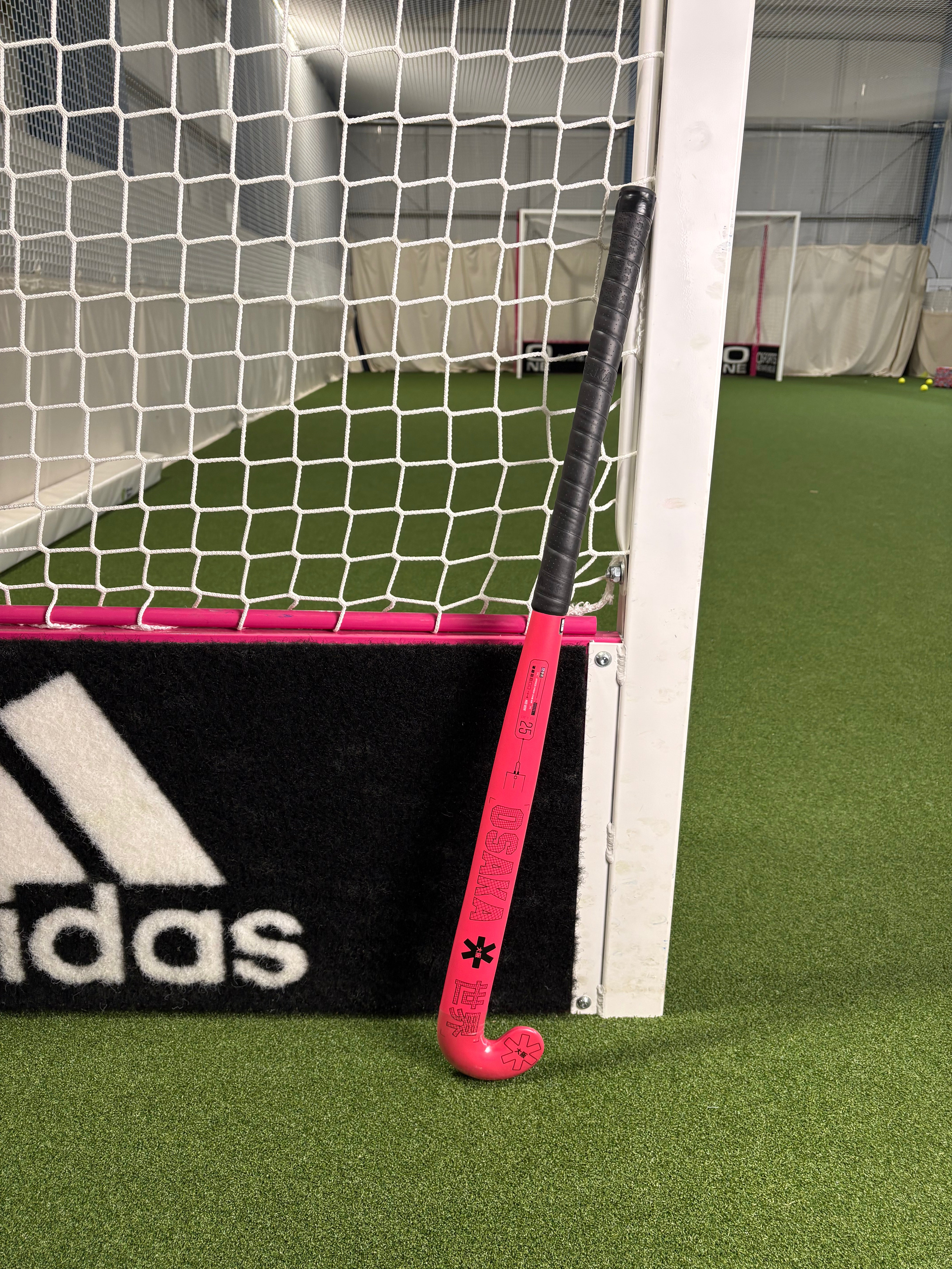 Osaka Vision 25 Mid Bow 35" Hockey Stick Ex-Display | ONE Sports Warehouse